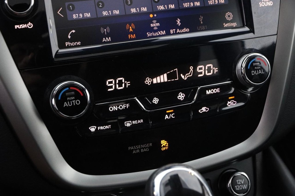 Nissan Murano Vehicle Image 19