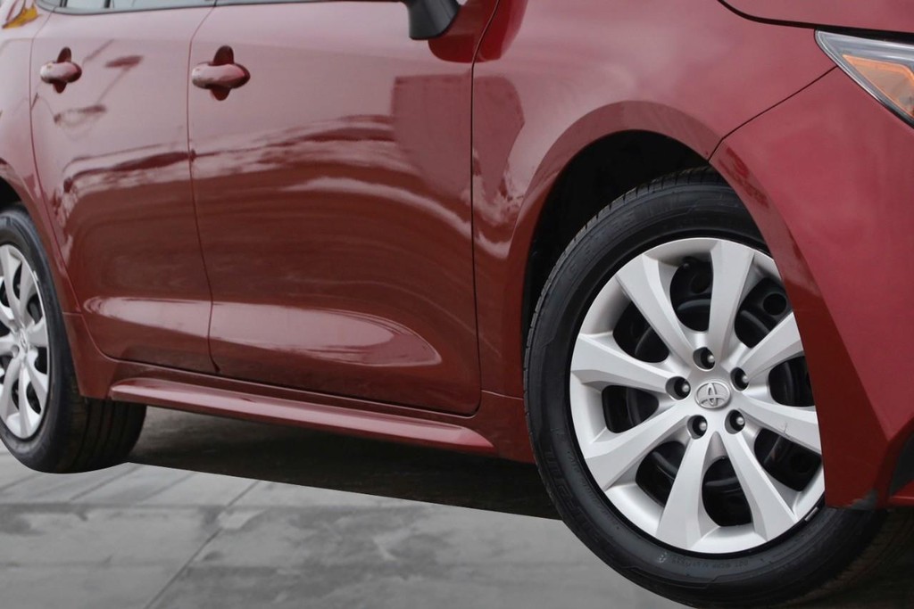 Toyota Corolla Vehicle Full-screen Gallery Image 3