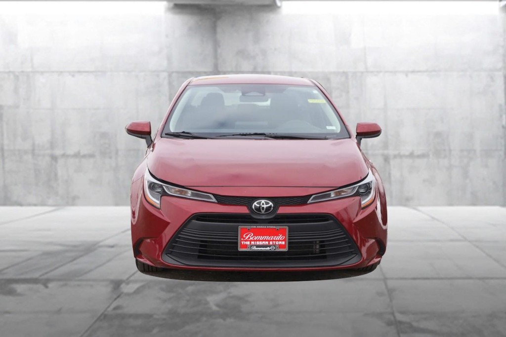Toyota Corolla Vehicle Full-screen Gallery Image 4