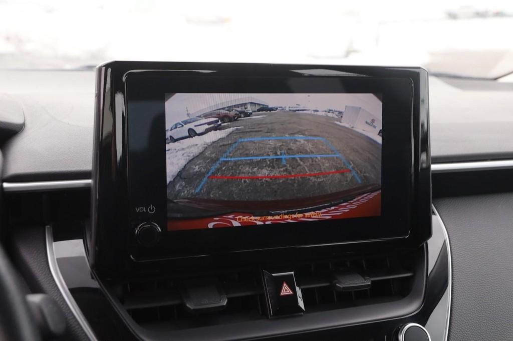 Toyota Corolla Vehicle Full-screen Gallery Image 15