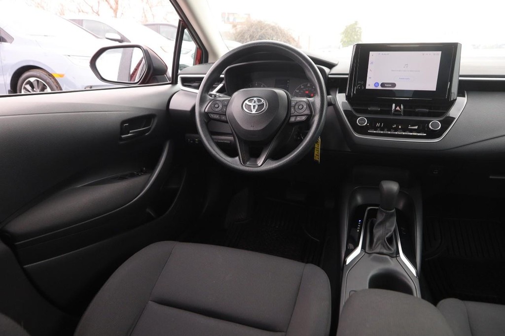 Toyota Corolla Vehicle Full-screen Gallery Image 18