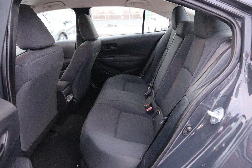 Toyota Corolla Vehicle Full-screen Gallery Image 9