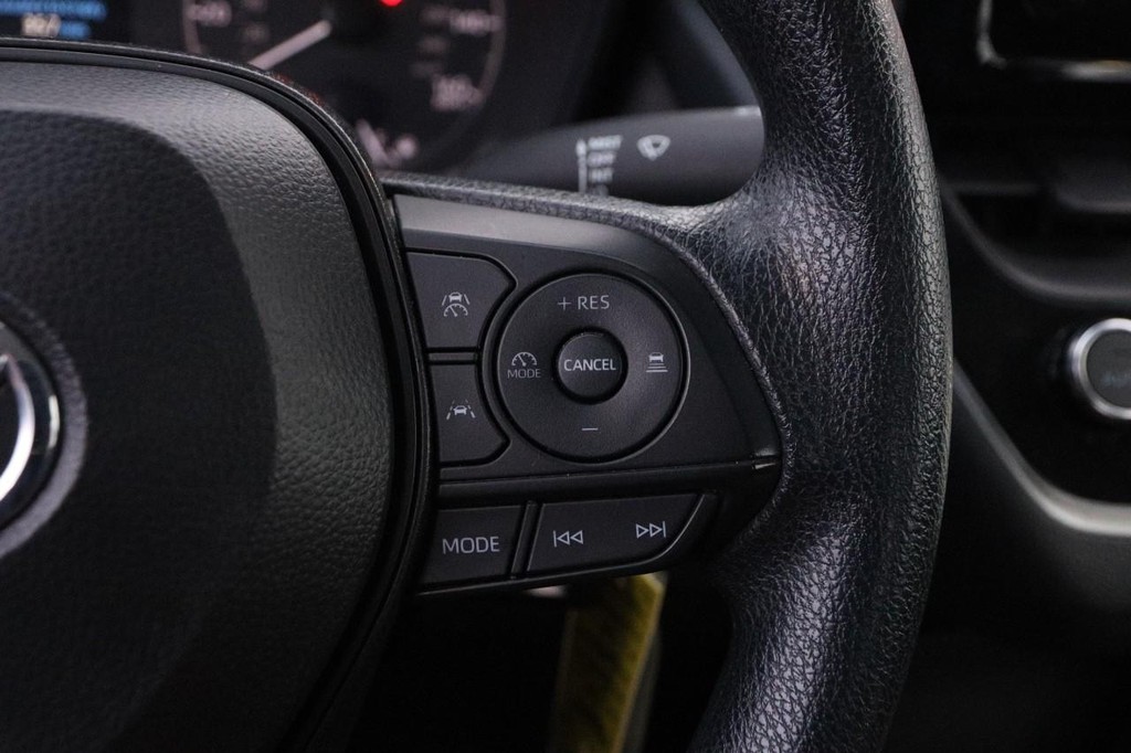 Toyota Corolla Vehicle Full-screen Gallery Image 12