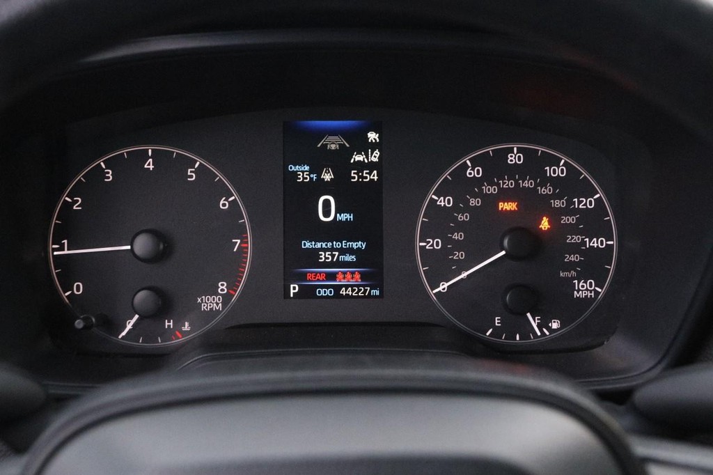 Toyota Corolla Vehicle Full-screen Gallery Image 13