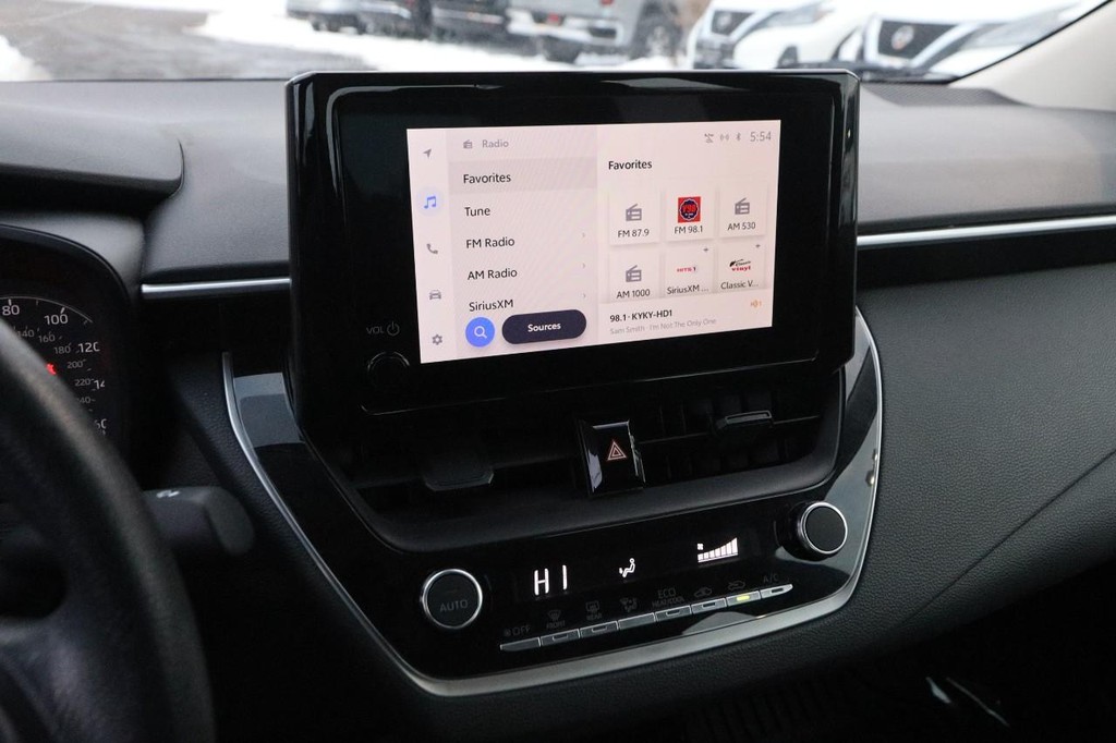 Toyota Corolla Vehicle Full-screen Gallery Image 14