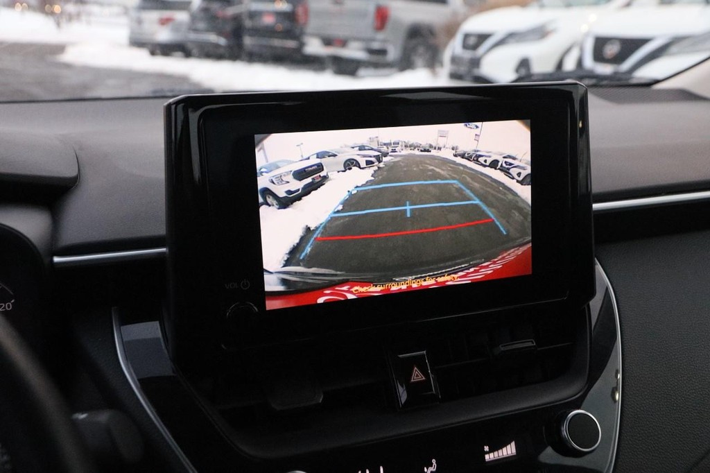 Toyota Corolla Vehicle Full-screen Gallery Image 15