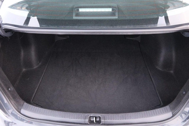 Toyota Corolla Vehicle Image 07