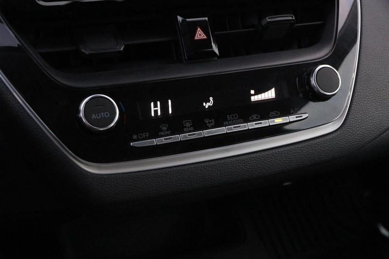 Toyota Corolla Vehicle Image 16