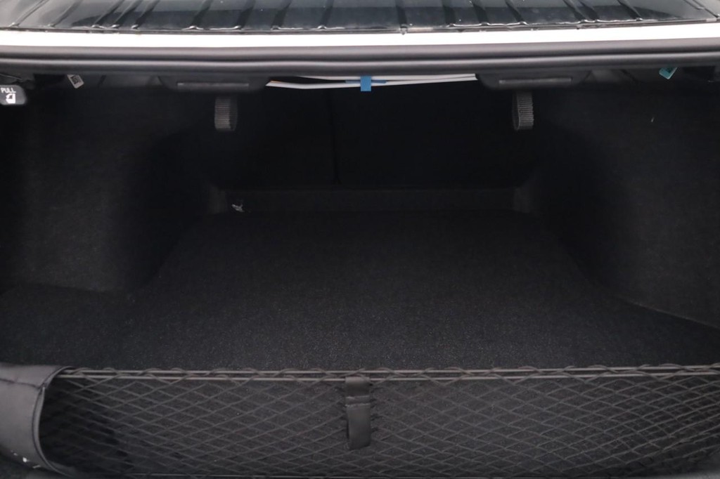 Nissan Sentra Vehicle Full-screen Gallery Image 21