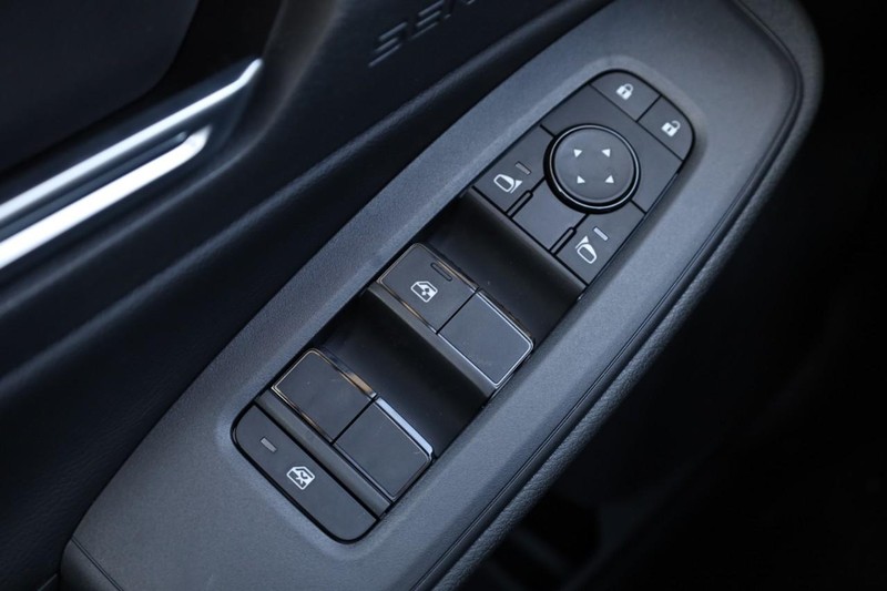 Nissan Sentra Vehicle Image 17