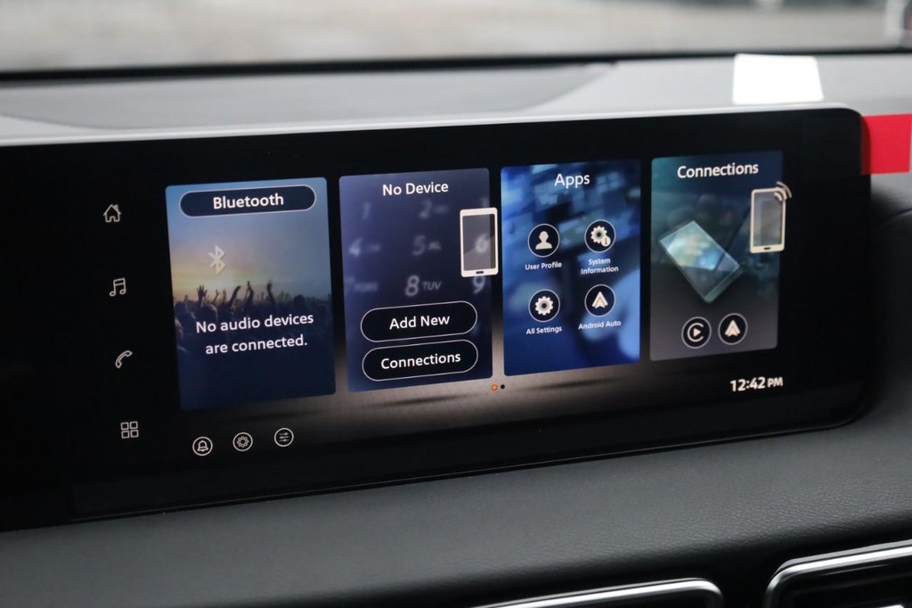 Nissan Sentra Vehicle Full-screen Gallery Image 13