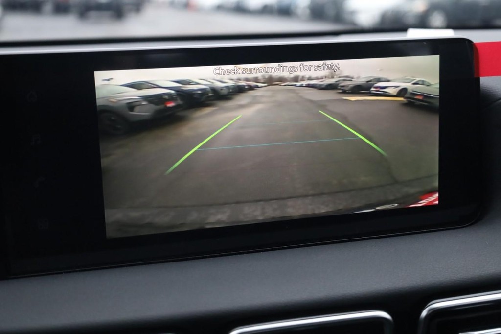 Nissan Sentra Vehicle Full-screen Gallery Image 14