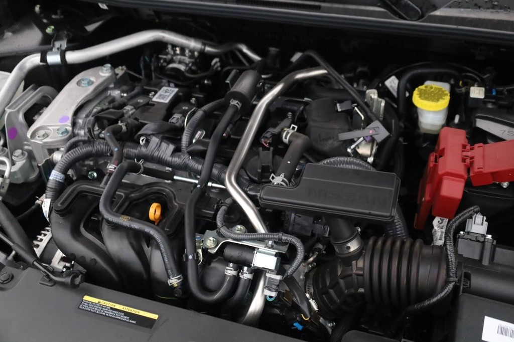 Nissan Sentra Vehicle Full-screen Gallery Image 22