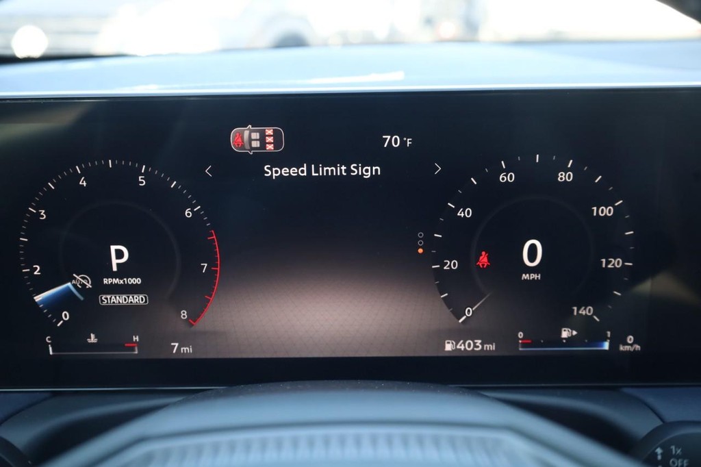 Nissan Sentra Vehicle Full-screen Gallery Image 13