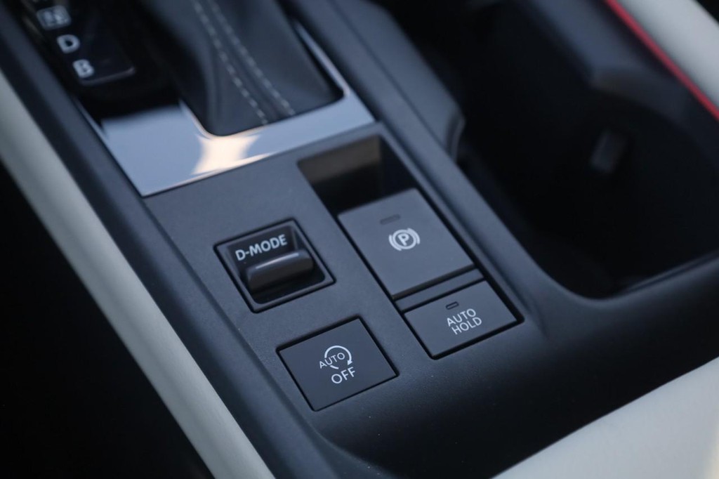 Nissan Sentra Vehicle Full-screen Gallery Image 18