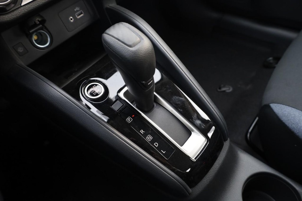 Nissan Versa Vehicle Image 14