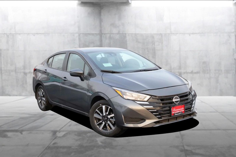 Nissan Versa Vehicle Image 02