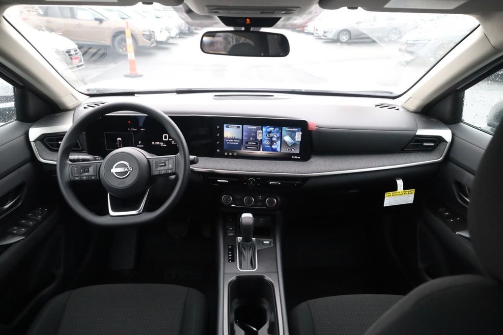 Nissan Kicks Vehicle Image 07