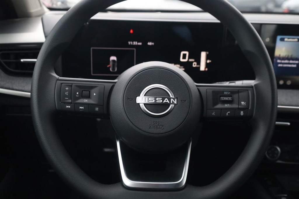 Nissan Kicks Vehicle Image 08