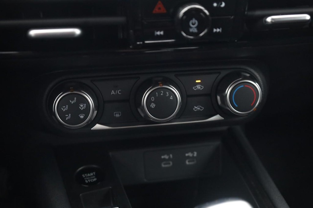 Nissan Kicks Vehicle Image 15