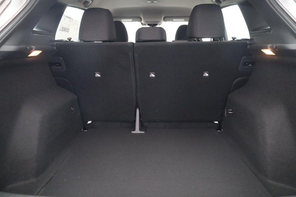 Nissan Kicks Vehicle Image 21