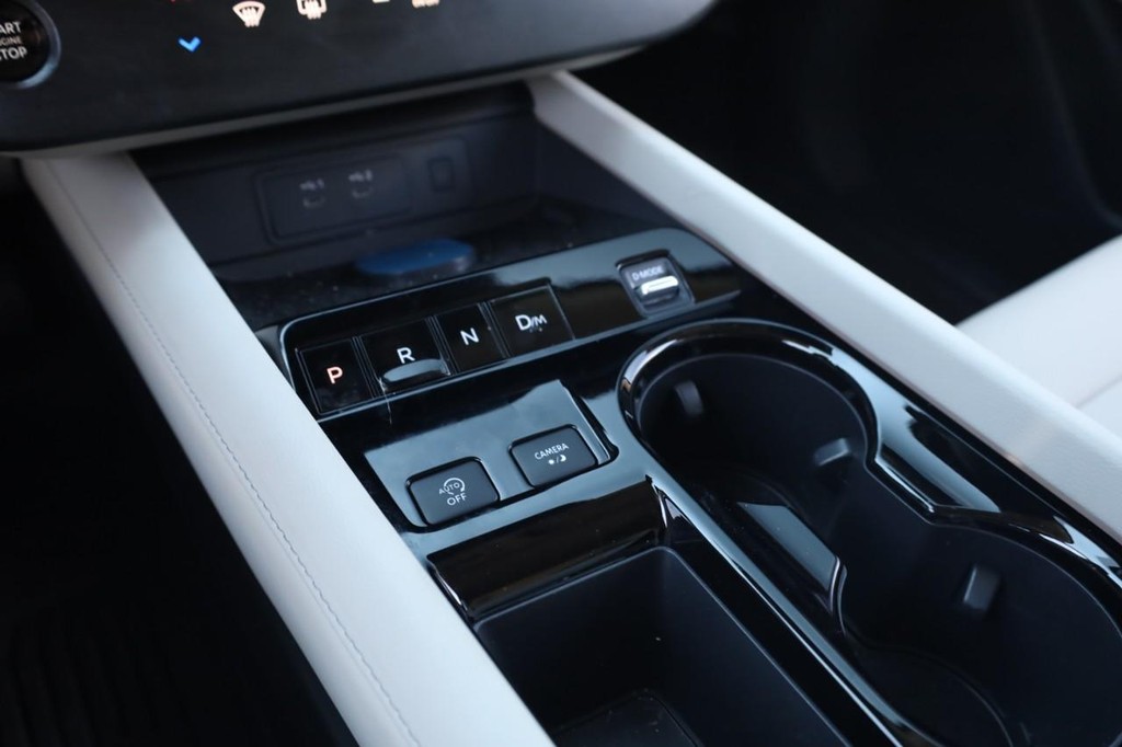 Nissan Murano Vehicle Image 15