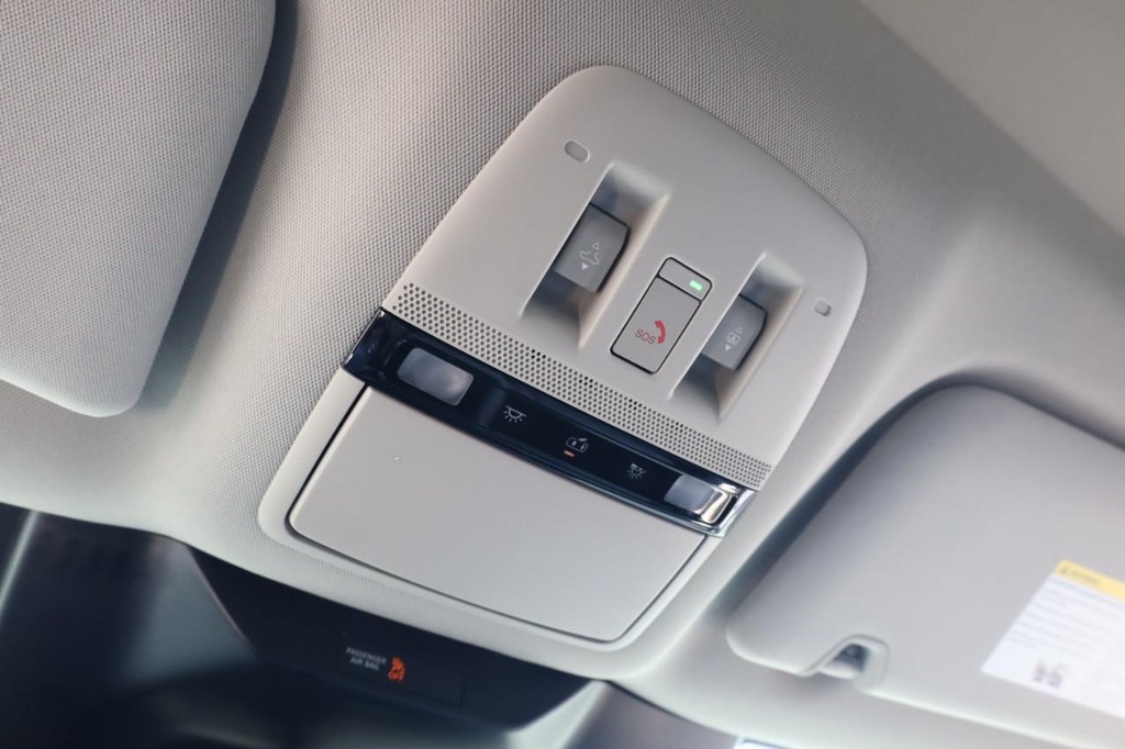 Nissan Murano Vehicle Image 16