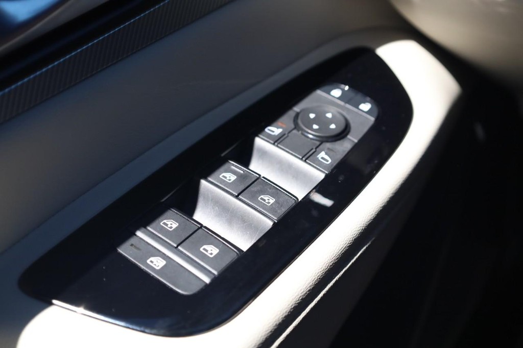 Nissan Murano Vehicle Image 17