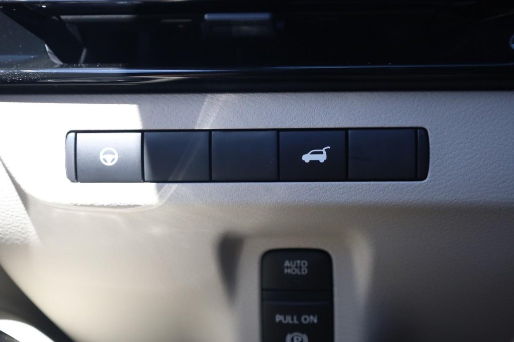Nissan Murano Vehicle Image 18