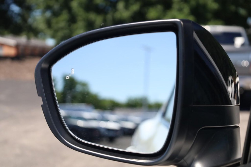 Nissan Murano Vehicle Image 19