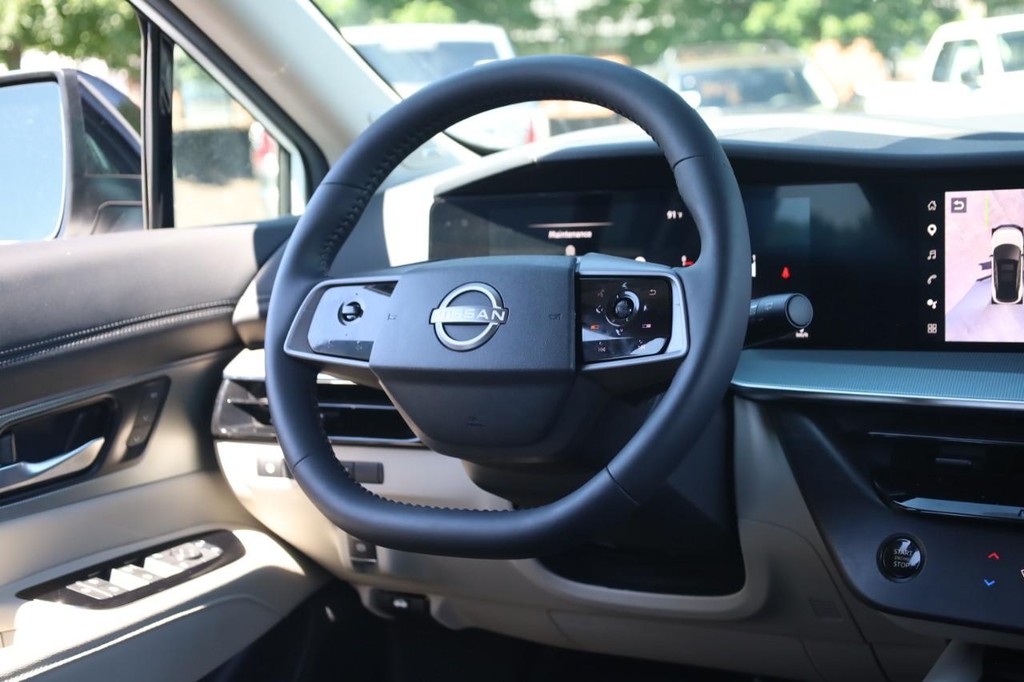 Nissan Murano Vehicle Image 23