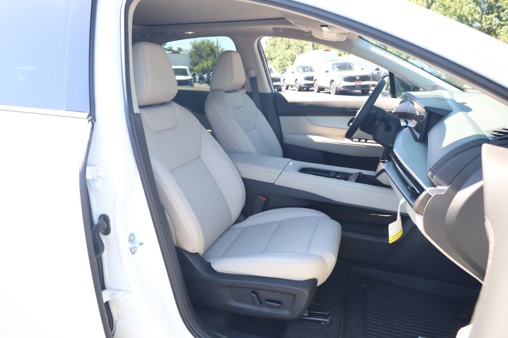 Nissan Murano Vehicle Image 24