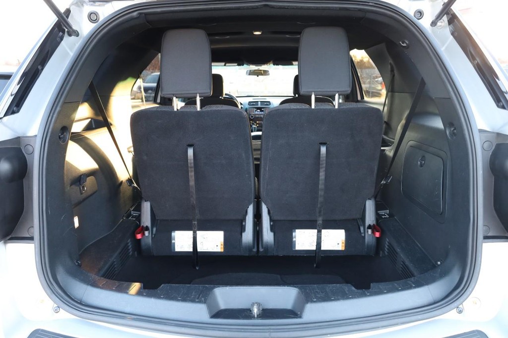 Ford Explorer Vehicle Image 07