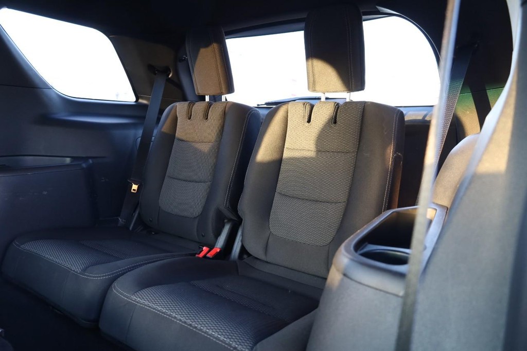 Ford Explorer Vehicle Image 25