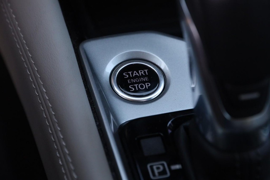 Nissan Altima Vehicle Image 15