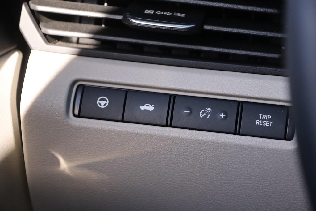 Nissan Altima Vehicle Image 20