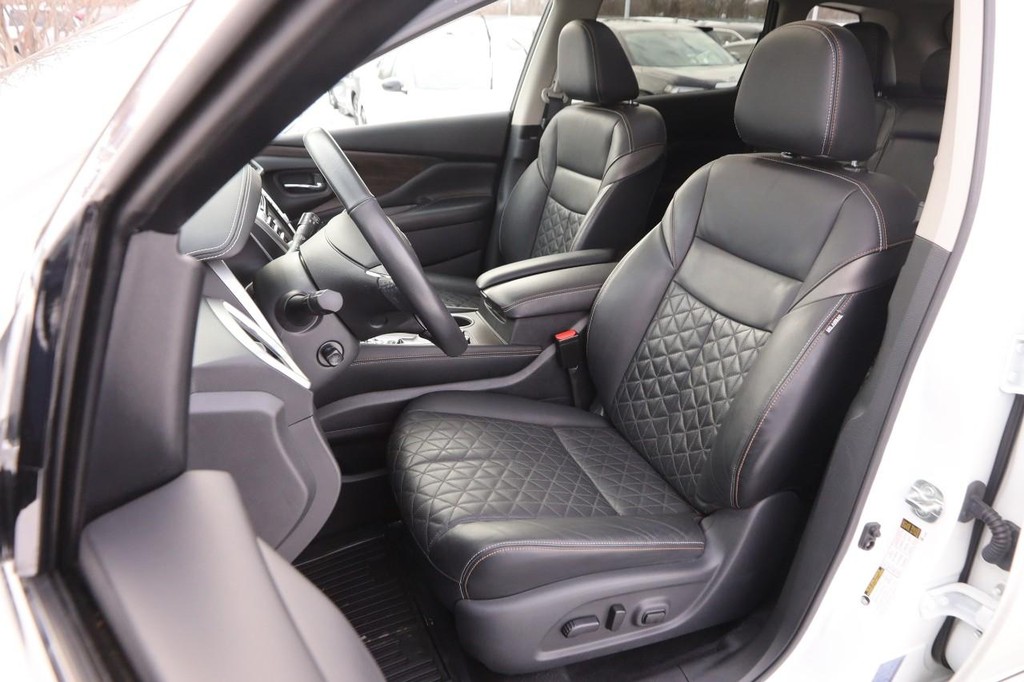 Nissan Murano Vehicle Image 10