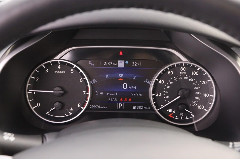 Nissan Murano Vehicle Image 15