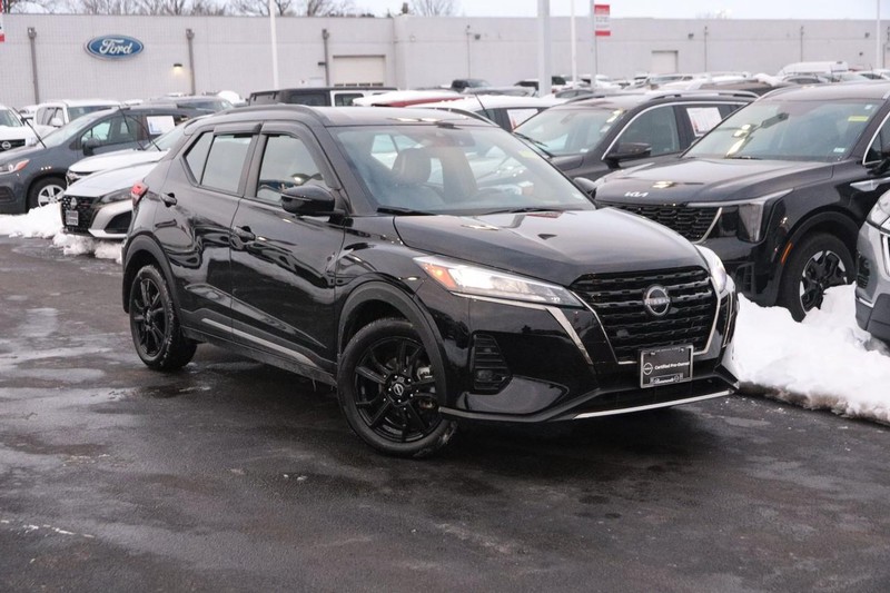 Nissan Murano Vehicle Image 16