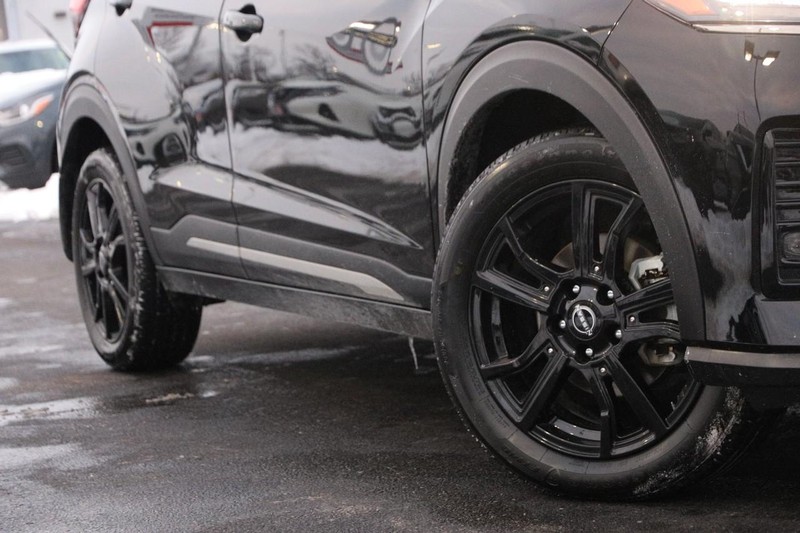 Nissan Murano Vehicle Image 18