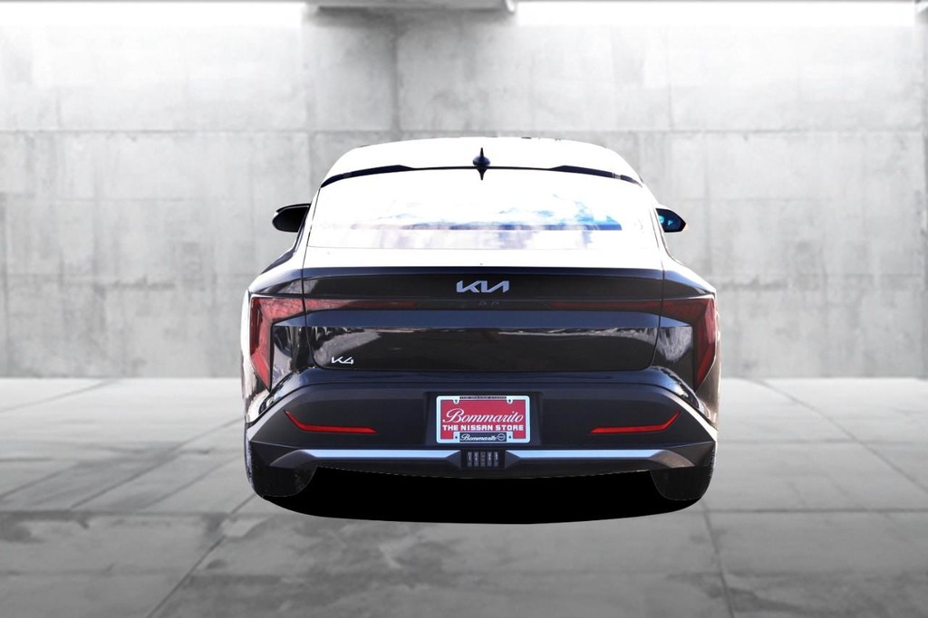 Kia K4 Vehicle Image 06
