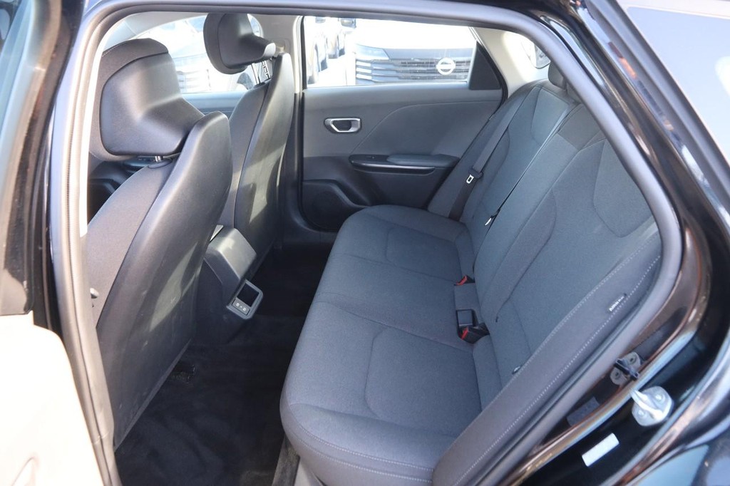 Kia K4 Vehicle Image 09