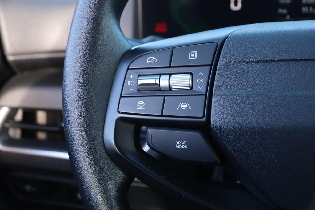 Kia K4 Vehicle Image 11