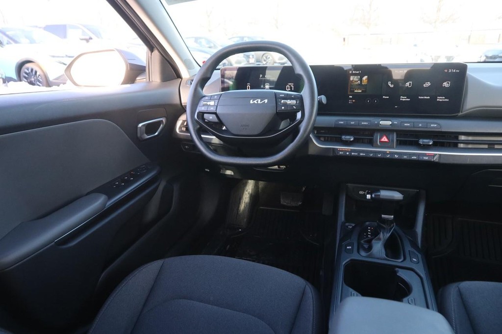 Kia K4 Vehicle Image 23