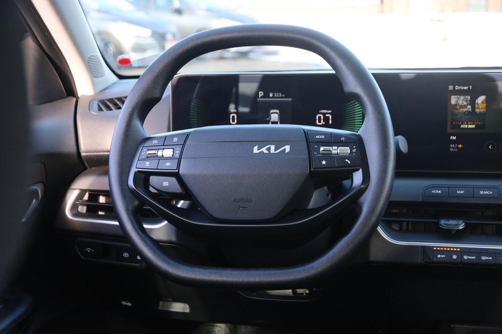 Kia K4 Vehicle Image 24