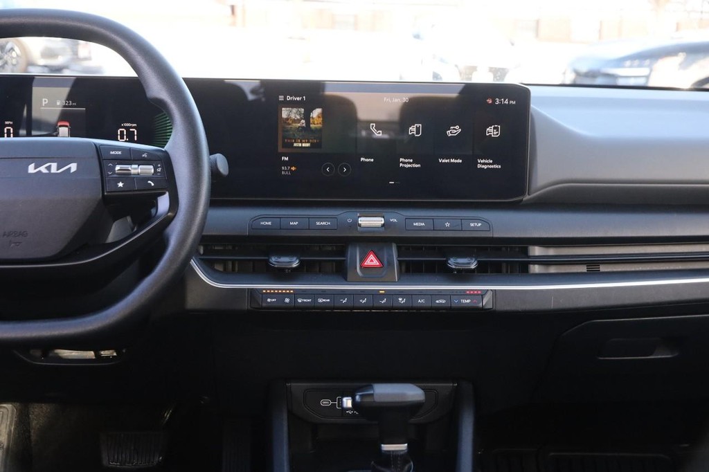 Kia K4 Vehicle Image 25