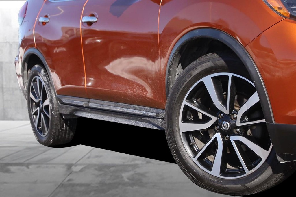 Nissan Rogue Vehicle Image 03