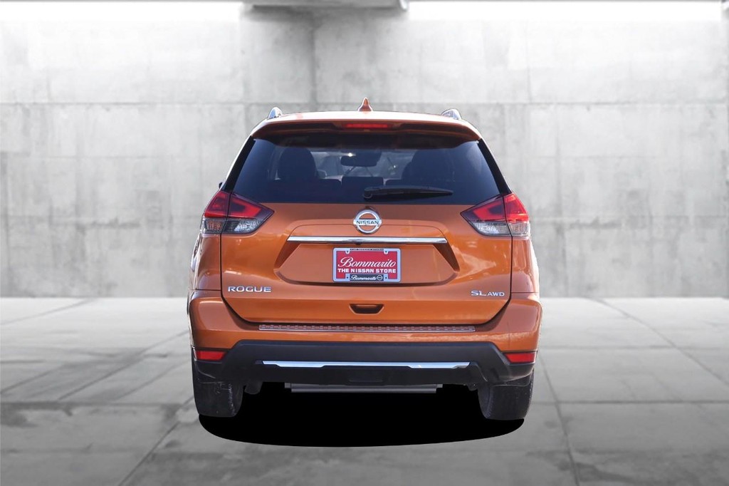 Nissan Rogue Vehicle Image 06