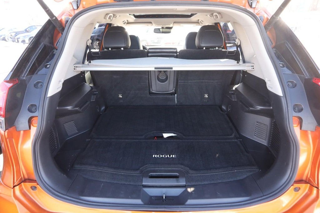 Nissan Rogue Vehicle Image 07