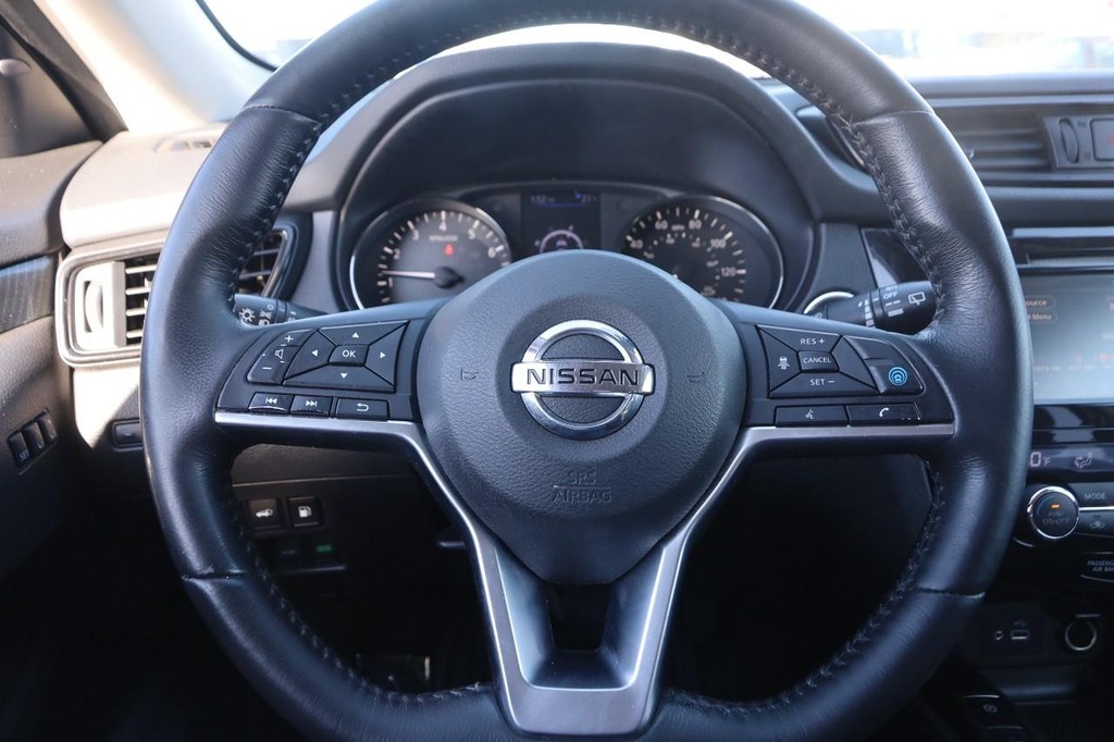 Nissan Rogue Vehicle Image 12